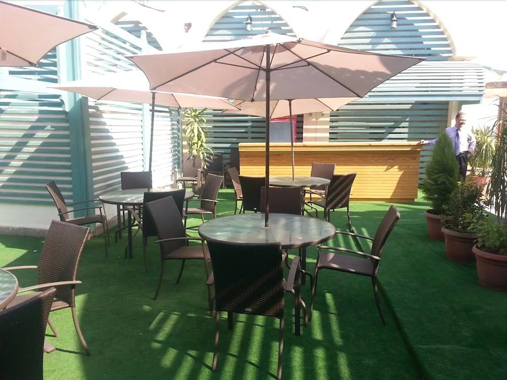 Pyramids Plaza Hotel Giza Екстер'єр фото