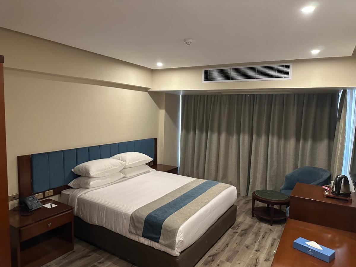Pyramids Plaza Hotel Giza Екстер'єр фото