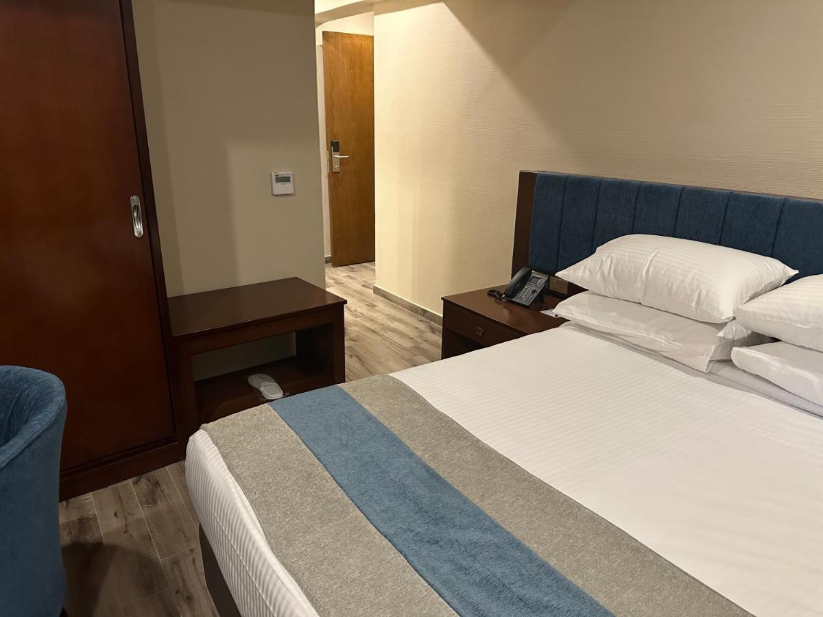Pyramids Plaza Hotel Giza Екстер'єр фото