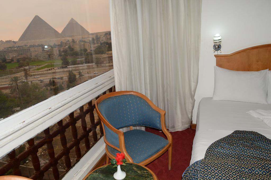 Pyramids Plaza Hotel Giza Екстер'єр фото