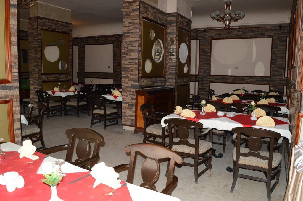 Pyramids Plaza Hotel Giza Екстер'єр фото