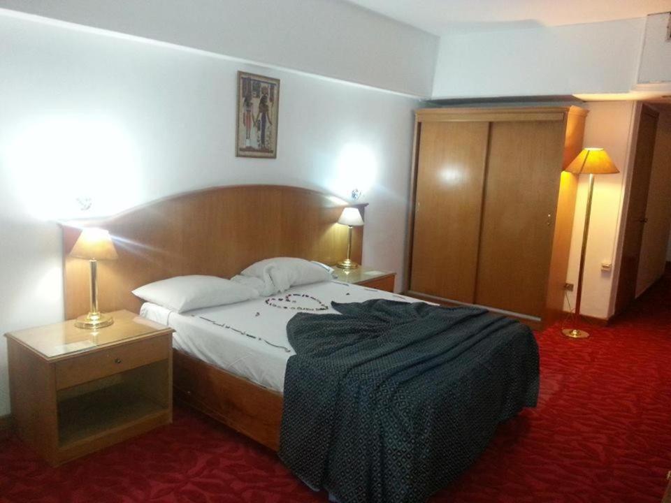 Pyramids Plaza Hotel Giza Екстер'єр фото